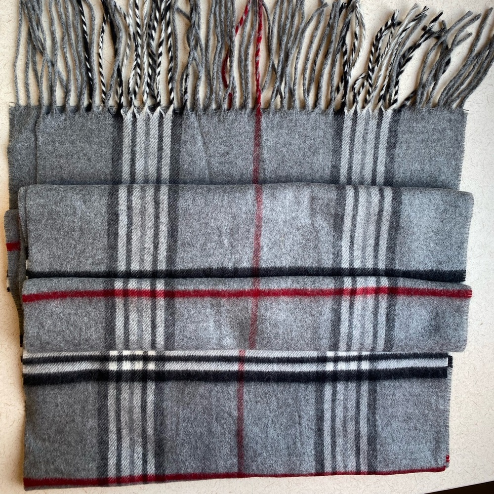 Lord & Taylor 100% acrylic Made in Germany Men’s Plaid fringed scarf